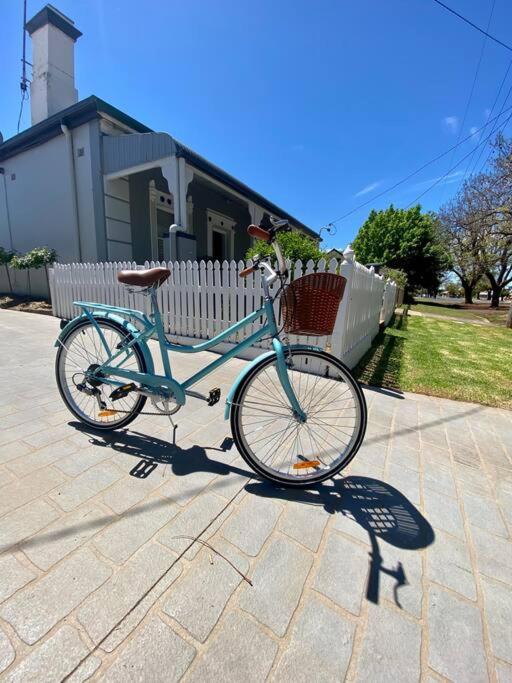 Macleay Cottage With Plunge Pool And Local Arts Dubbo Bagian luar foto